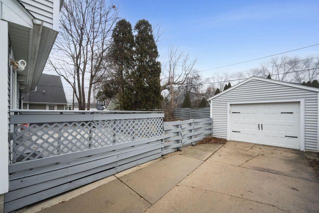 172 N 92nd STREET, Milwaukee, WI 53226