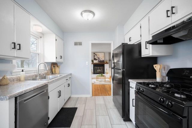 172 N 92nd STREET, Milwaukee, WI 53226