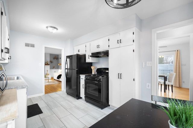 172 N 92nd STREET, Milwaukee, WI 53226