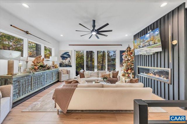 16358 MONETA RD, Moneta, VA 24121