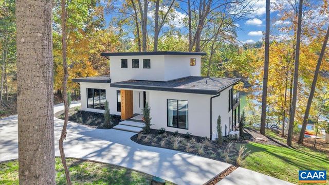 16358 MONETA RD, Moneta, VA 24121