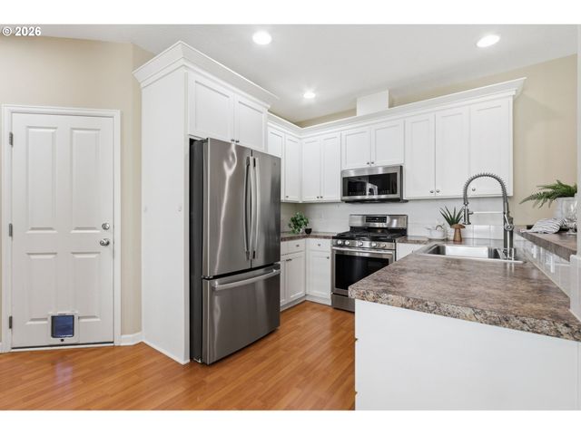 1957 N PINE St, Canby, OR 97013