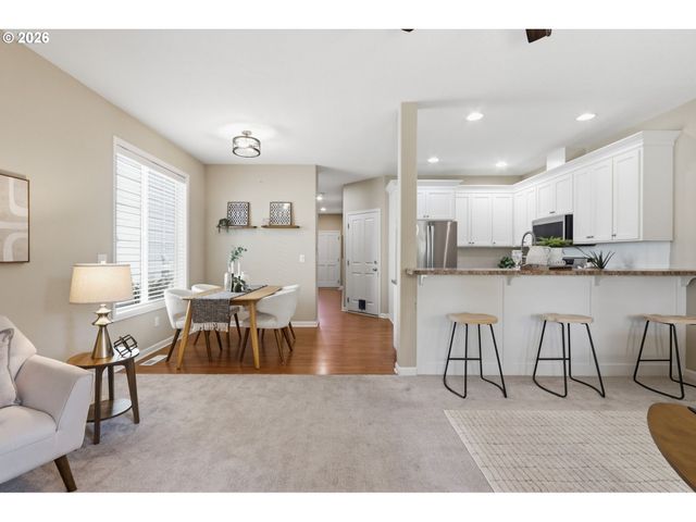 1957 N PINE St, Canby, OR 97013