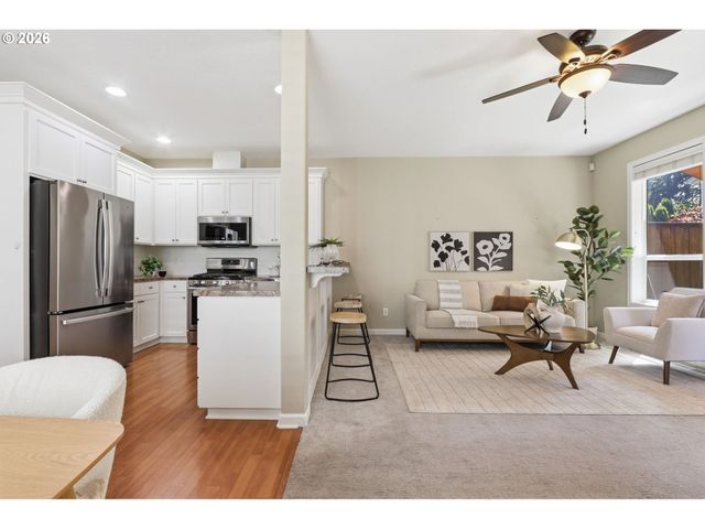 1957 N PINE St, Canby, OR 97013