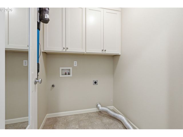 1957 N PINE St, Canby, OR 97013