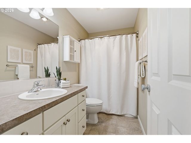1957 N PINE St, Canby, OR 97013