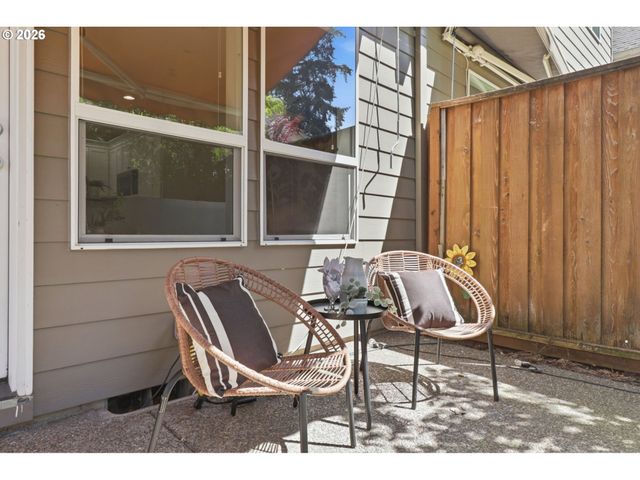 1957 N PINE St, Canby, OR 97013