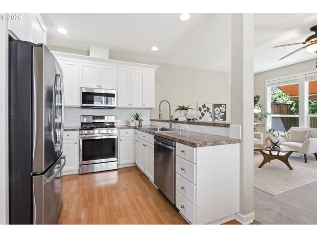 1957 N PINE St, Canby, OR 97013