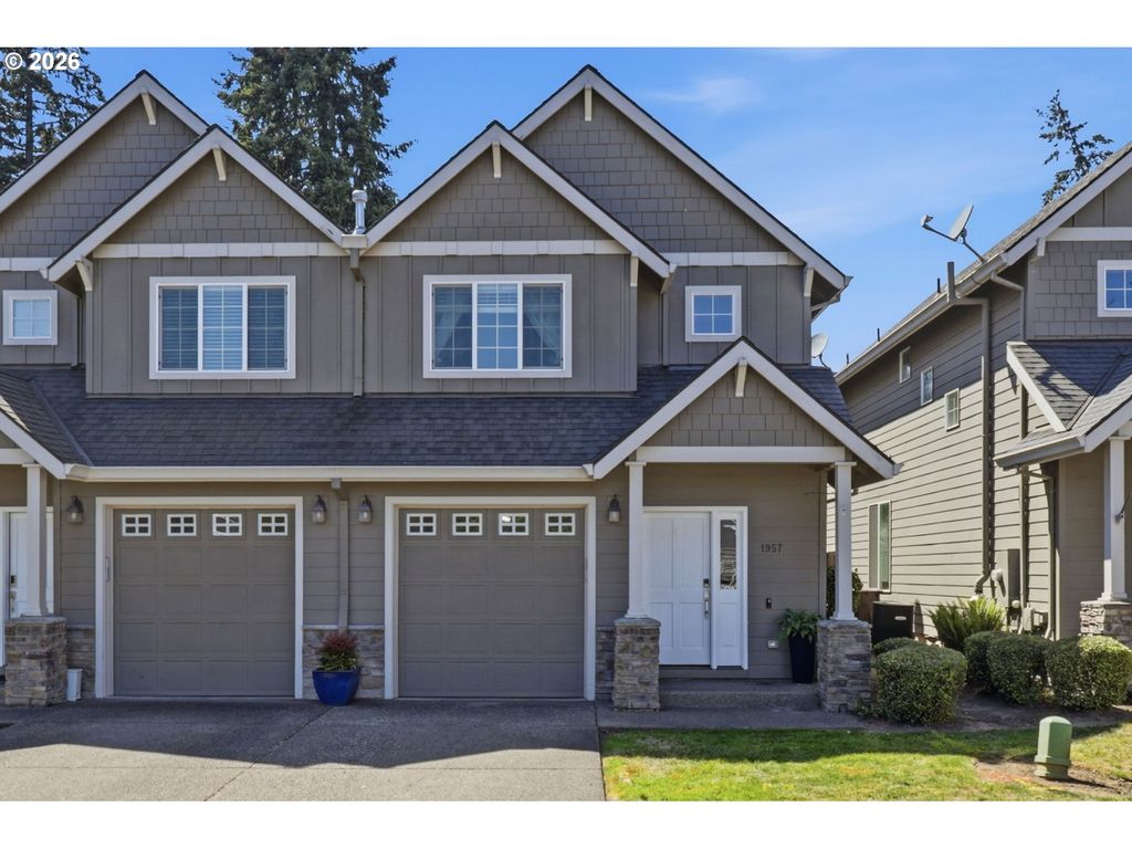 1957 N PINE St, Canby, OR 97013