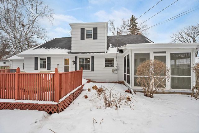 1512 TRAEGER STREET, Green Bay, WI 54304