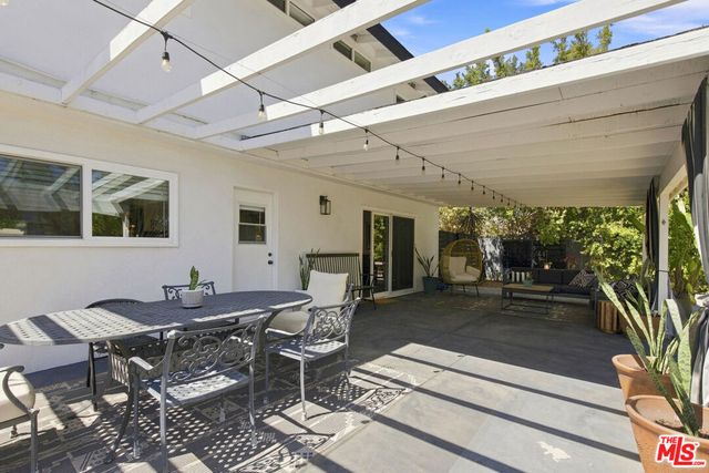 250 Lupe Avenue, Newbury Park, CA 91320