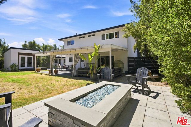 250 Lupe Avenue, Newbury Park, CA 91320