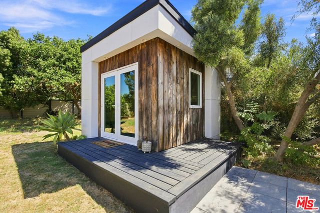 250 Lupe Avenue, Newbury Park, CA 91320