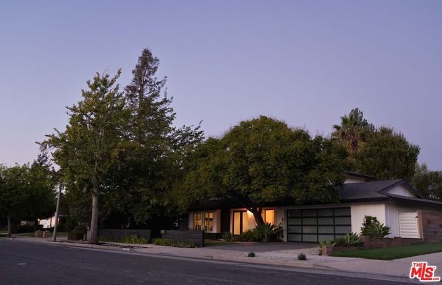 250 Lupe Avenue, Newbury Park, CA 91320