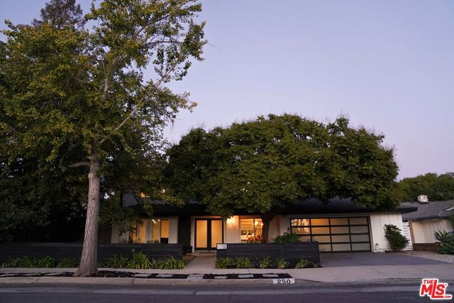 250 Lupe Avenue, Newbury Park, CA 91320