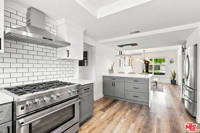 250 Lupe Avenue, Newbury Park, CA 91320