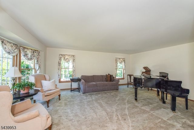 2 Baron Rd, West Milford Twp., NJ 07480