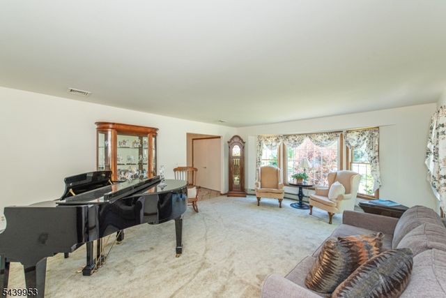 2 Baron Rd, West Milford Twp., NJ 07480