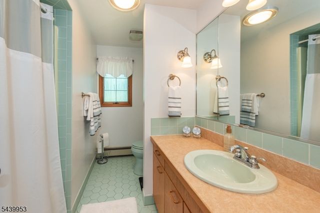 2 Baron Rd, West Milford Twp., NJ 07480