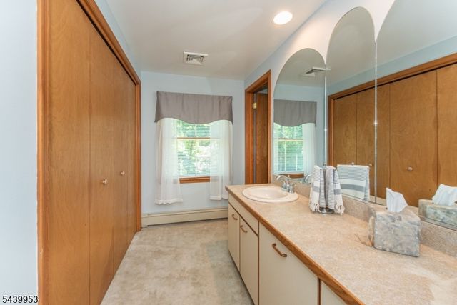 2 Baron Rd, West Milford Twp., NJ 07480