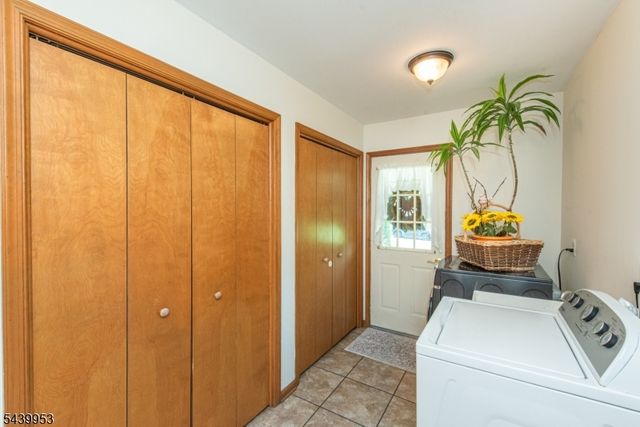 2 Baron Rd, West Milford Twp., NJ 07480