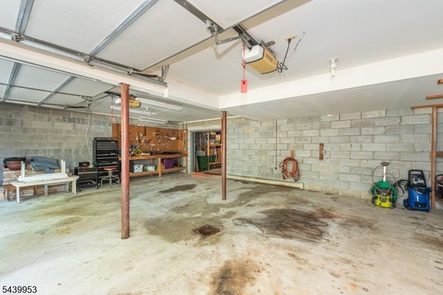 2 Baron Rd, West Milford Twp., NJ 07480