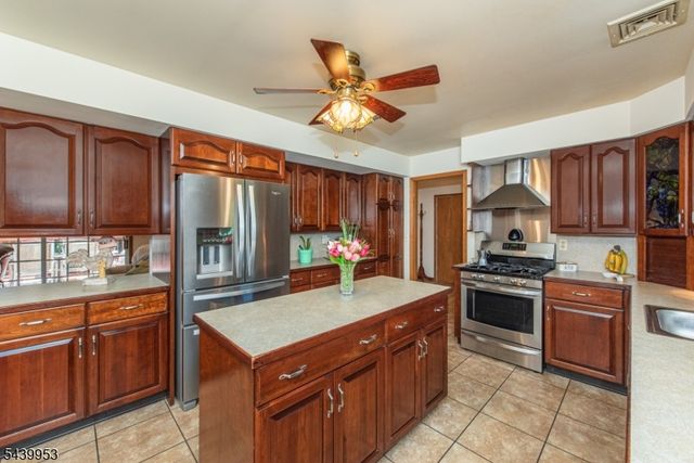 2 Baron Rd, West Milford Twp., NJ 07480