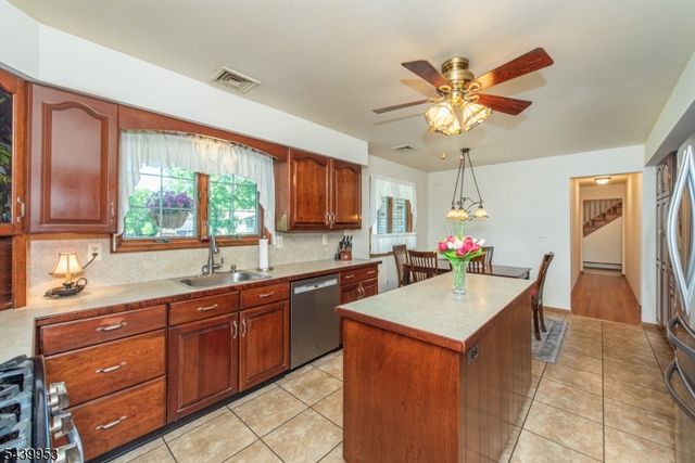 2 Baron Rd, West Milford Twp., NJ 07480