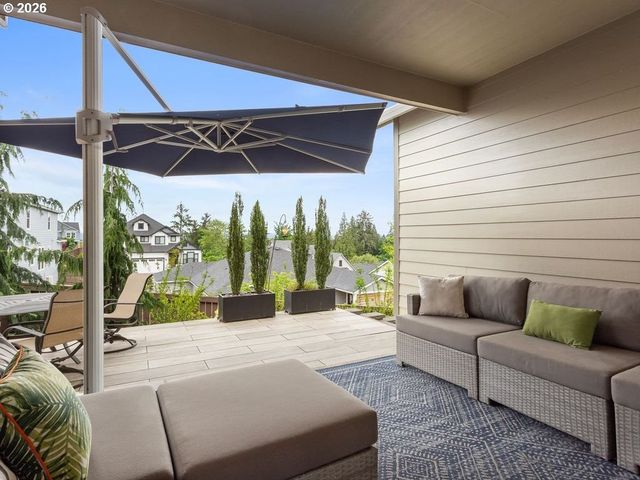 916 W MAGNOLIA Loop, Washougal, WA 98671