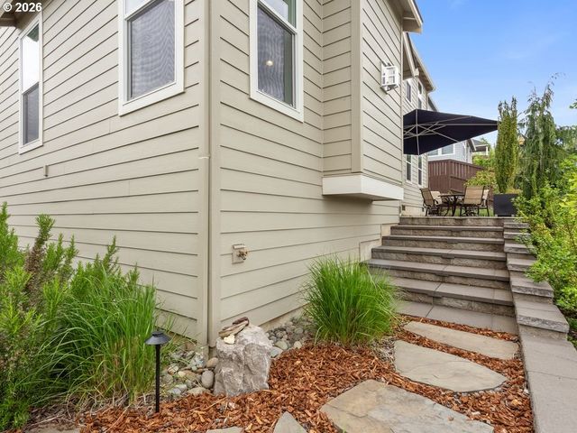 916 W MAGNOLIA Loop, Washougal, WA 98671