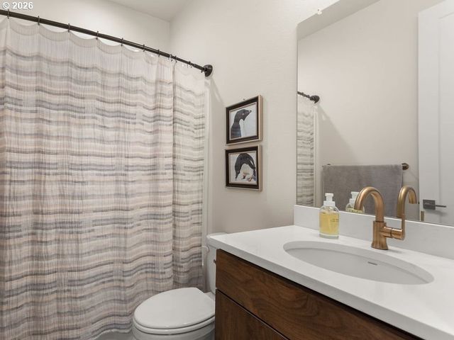 916 W MAGNOLIA Loop, Washougal, WA 98671