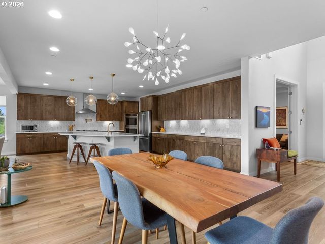916 W MAGNOLIA Loop, Washougal, WA 98671