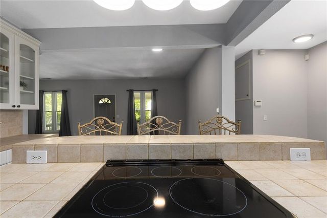 8220 Wyandotte Street, De Soto, KS 66018