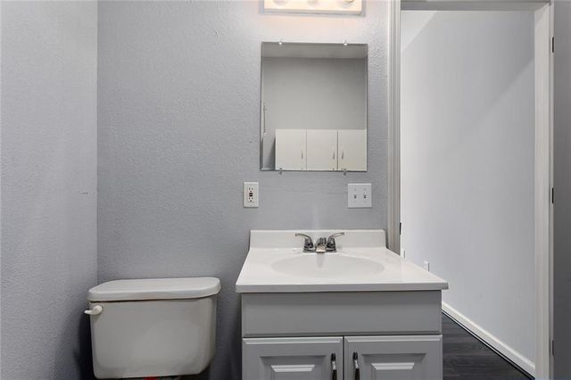 8220 Wyandotte Street, De Soto, KS 66018