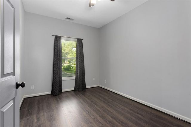 8220 Wyandotte Street, De Soto, KS 66018