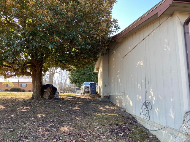 182 Fanchester Heights, Whitley City, KY 42653