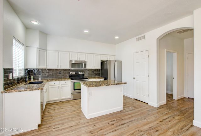 1550 N Sunset Place, Chandler, AZ 85225
