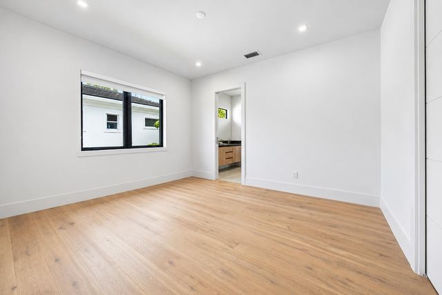 1030 NE 2nd Terrace, Boca Raton, FL 33432