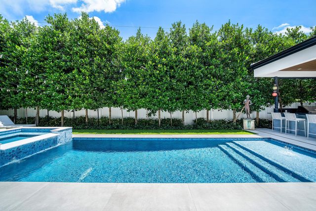 1030 NE 2nd Terrace, Boca Raton, FL 33432