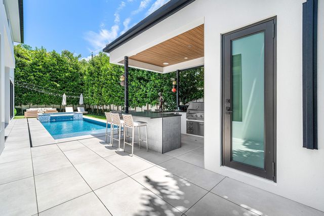 1030 NE 2nd Terrace, Boca Raton, FL 33432
