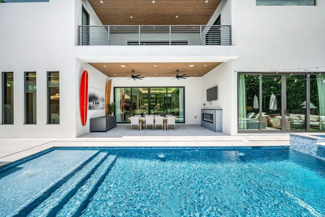 1030 NE 2nd Terrace, Boca Raton, FL 33432