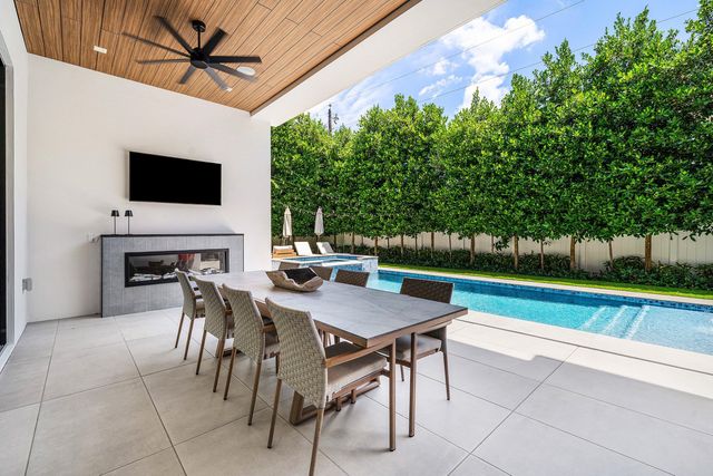 1030 NE 2nd Terrace, Boca Raton, FL 33432