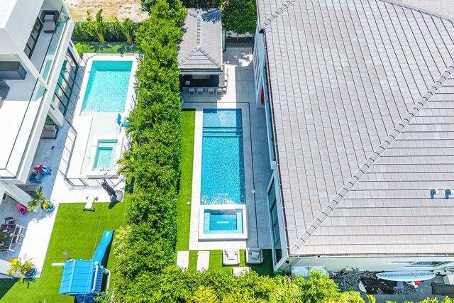 1030 NE 2nd Terrace, Boca Raton, FL 33432