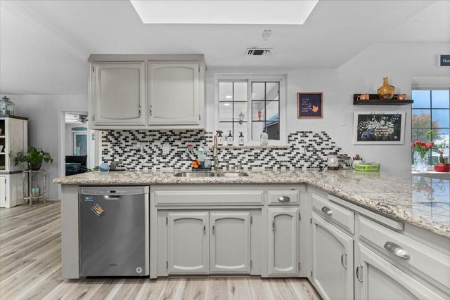 7597 Terra Linda Way, Redding, CA 96003
