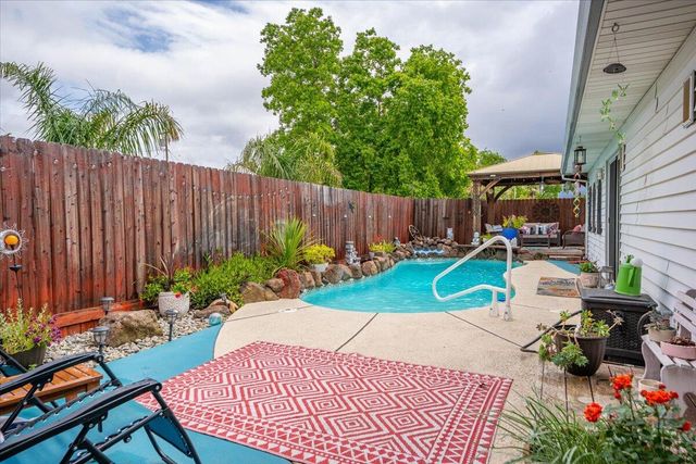 7597 Terra Linda Way, Redding, CA 96003