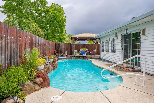 7597 Terra Linda Way, Redding, CA 96003