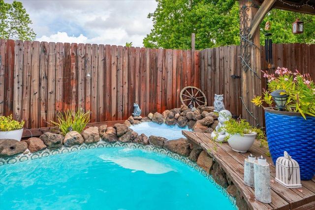 7597 Terra Linda Way, Redding, CA 96003