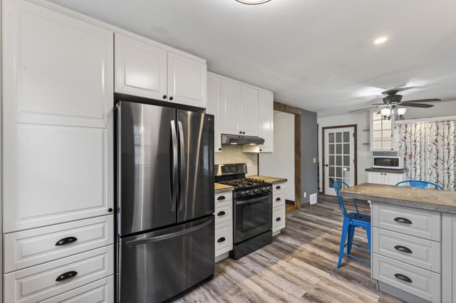 10640 Xavis Street NW, Coon Rapids, MN 55433