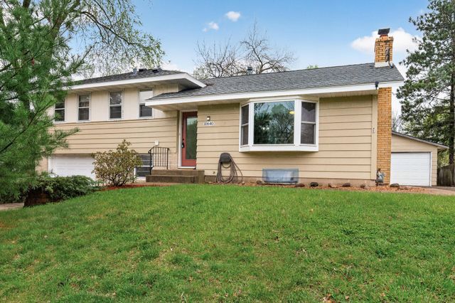 10640 Xavis Street NW, Coon Rapids, MN 55433