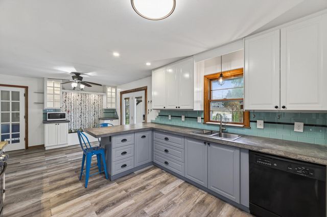 10640 Xavis Street NW, Coon Rapids, MN 55433